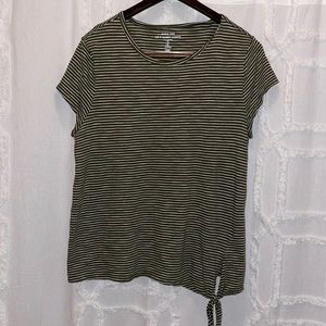 Gap “Easy Tee” with tie detail